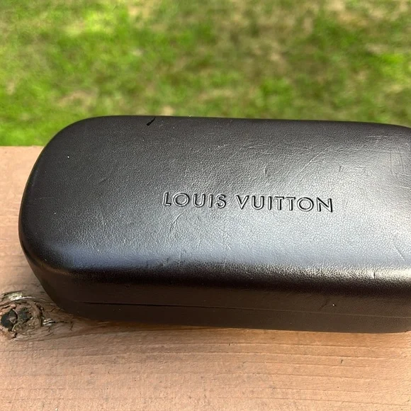 Louis Vuitton (women’s) sunglasses - Picture 4 of 8